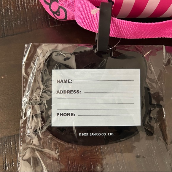 *NEW* Hello Kitty 3pc travel set: neck pillow, luggage tag & packing cube - Picture 9 of 12